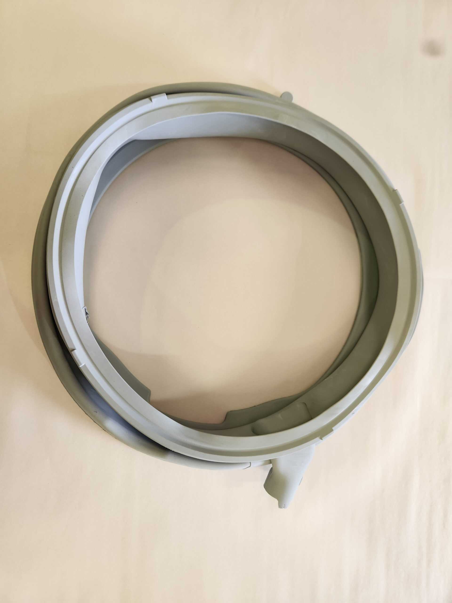 00772659 Bosch Compatible Door Seal - Image 3