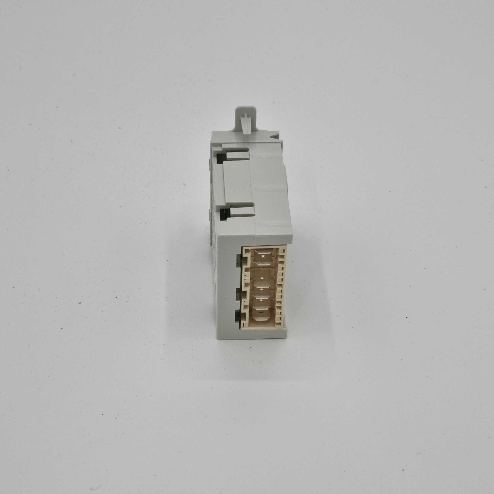 09053390 Genuine Miele Heater Relay EZL517A - Image 3