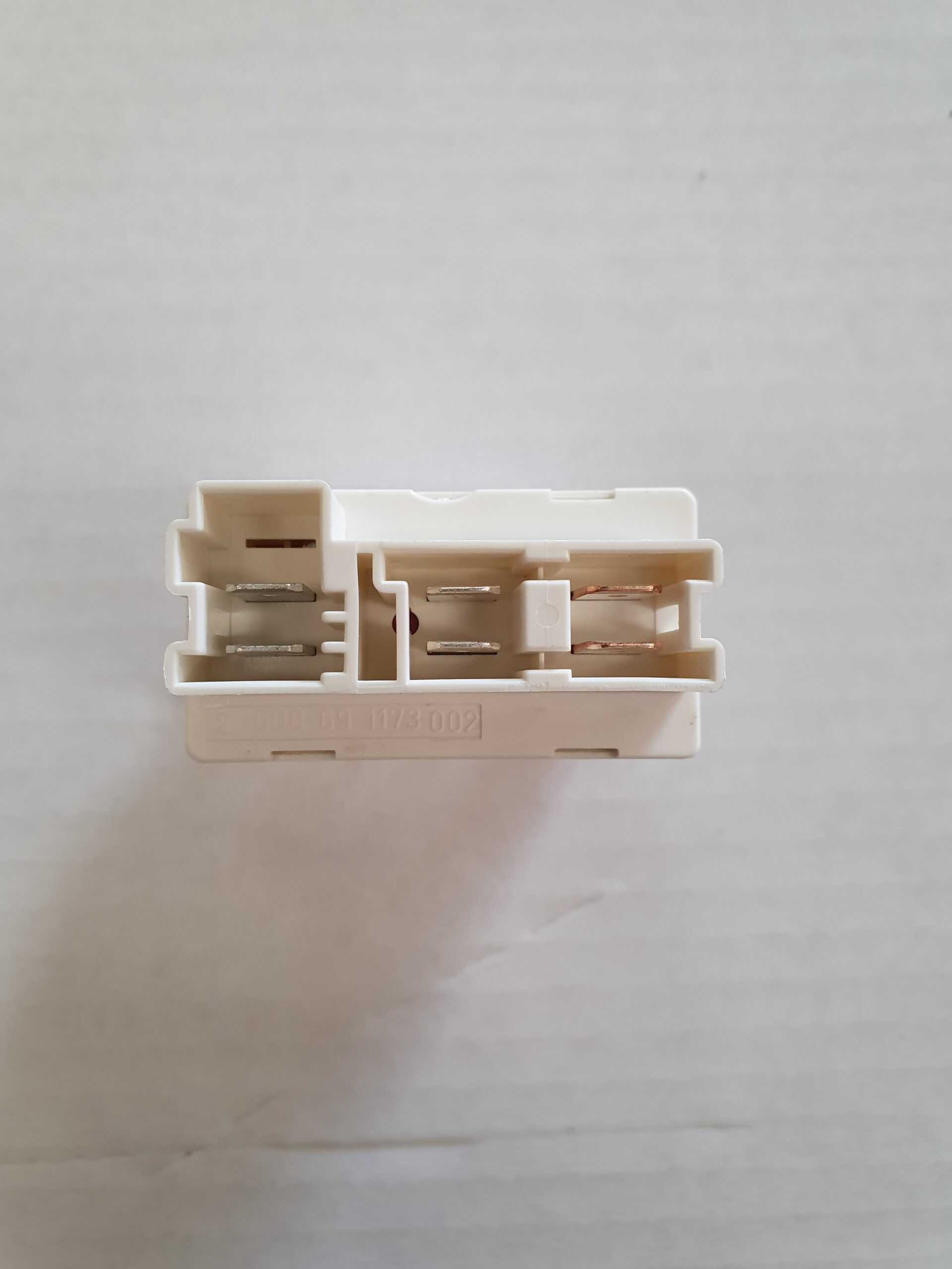 05870220 Genuine Miele Heater Relay - Image 4