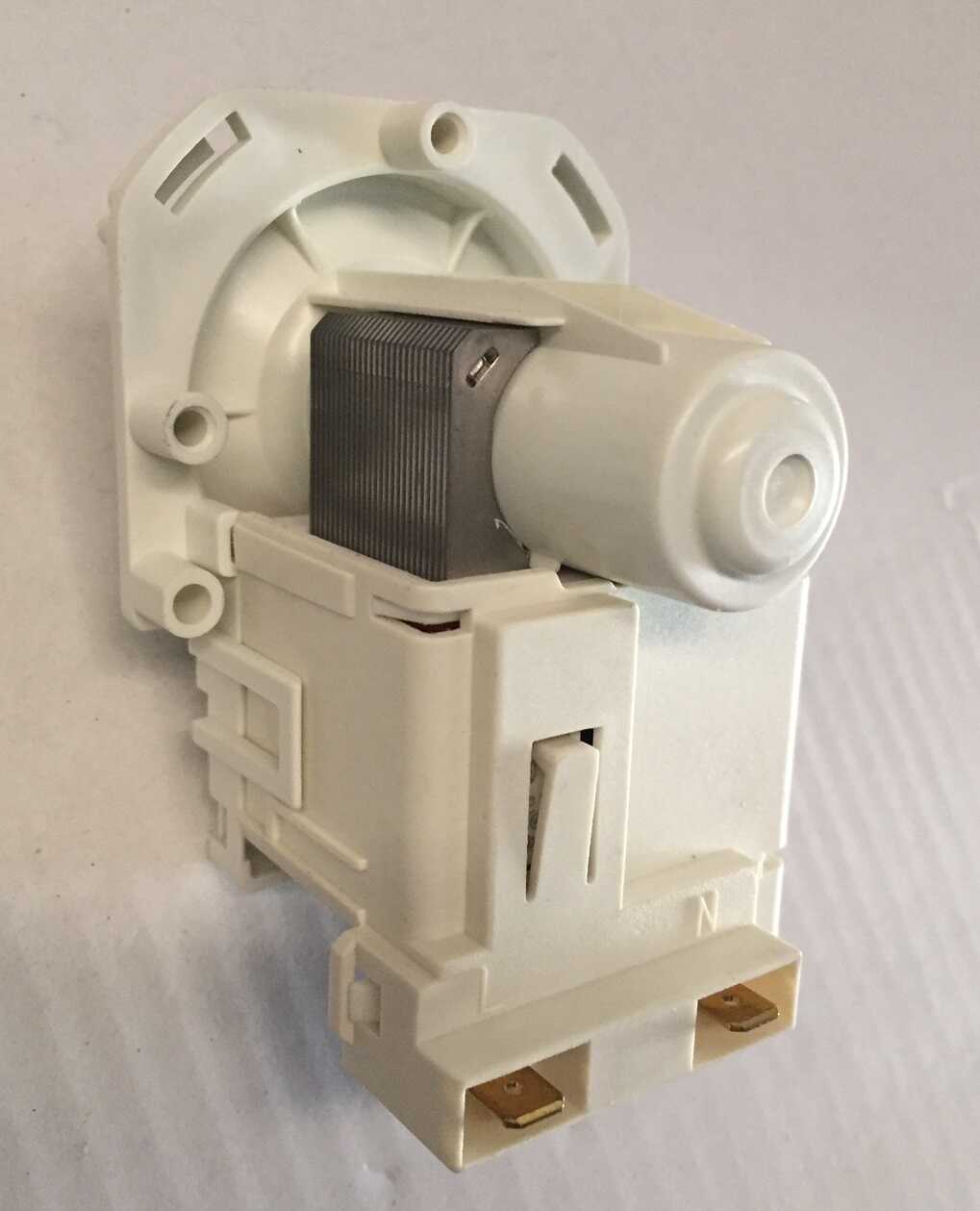 132323900 UNI274 Universal Drain Pump 3 lug twist fit - Image 3