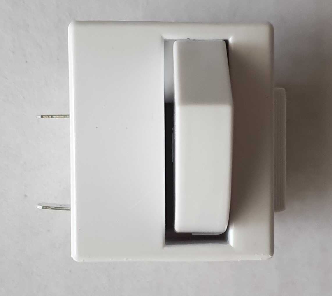 K1114246 HISENSE FRIDGE DOOR LIGHT SWITCH