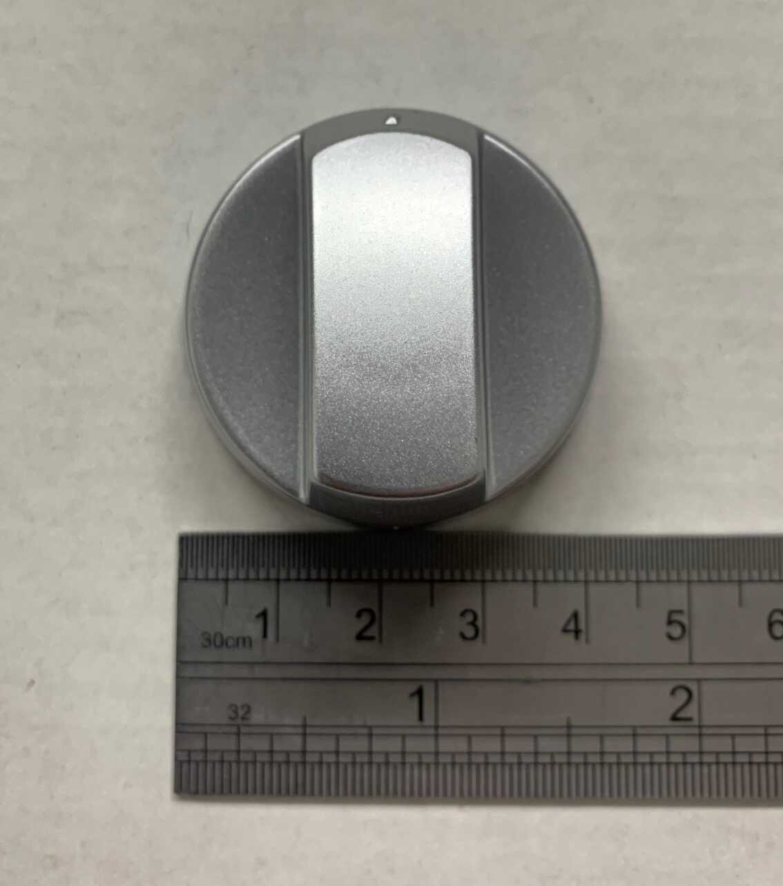 4 Pack Of Silver Oven Knobs With Adaptors - Image 2