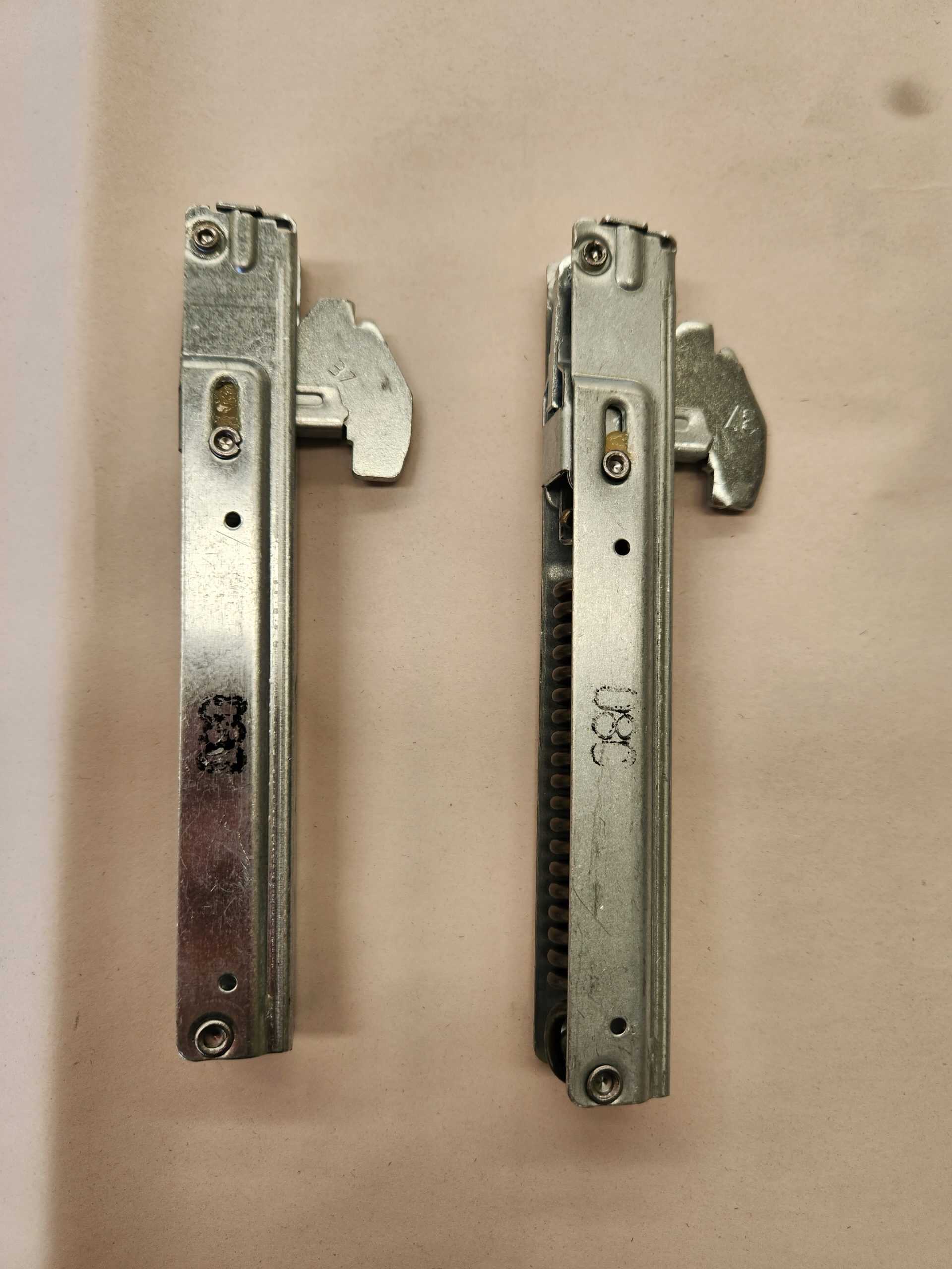 12600080 Oven Door Hinge (Single Hinge) - Image 2