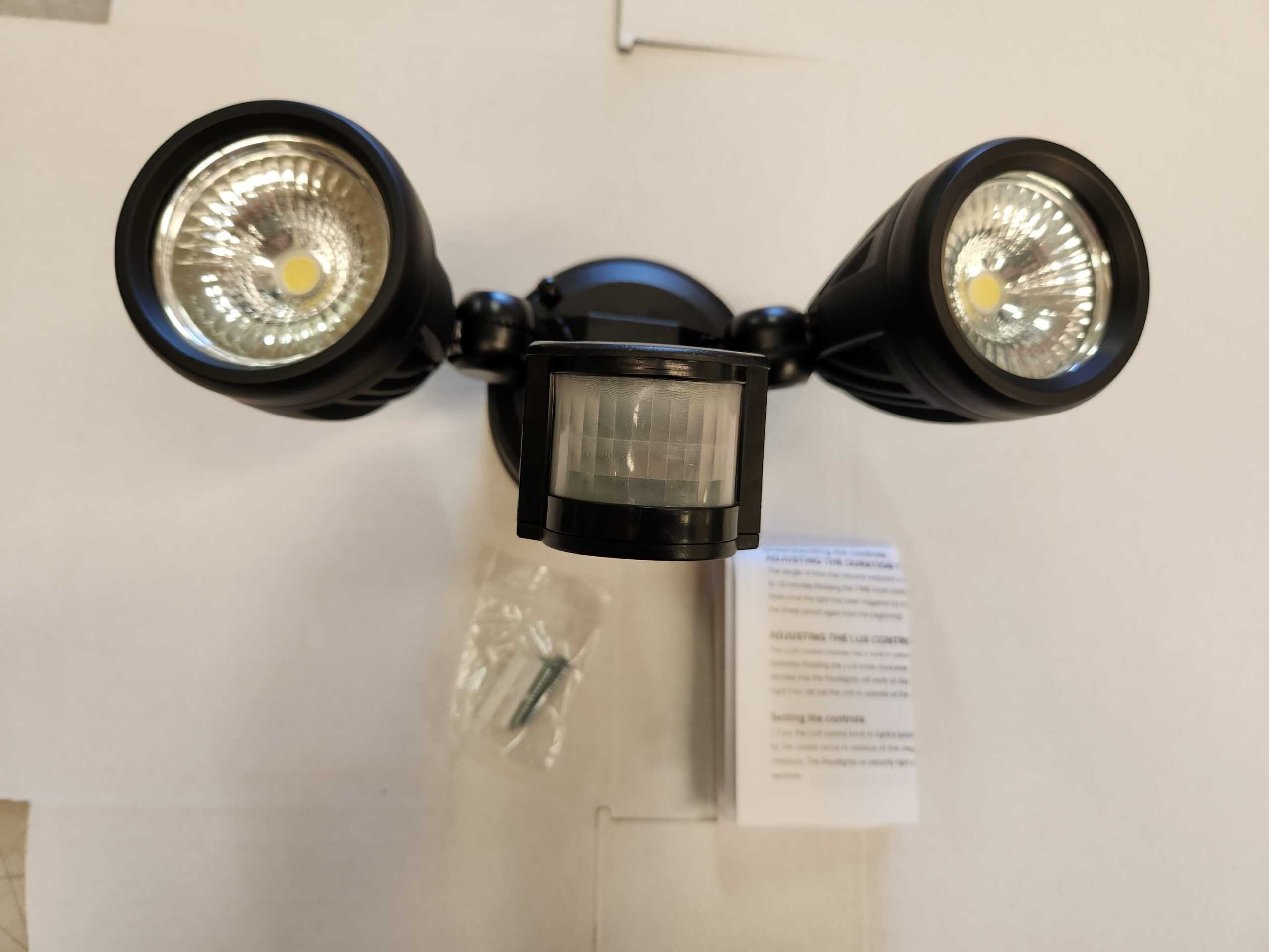 20414NLS twin spot light 30w led with motion sensor